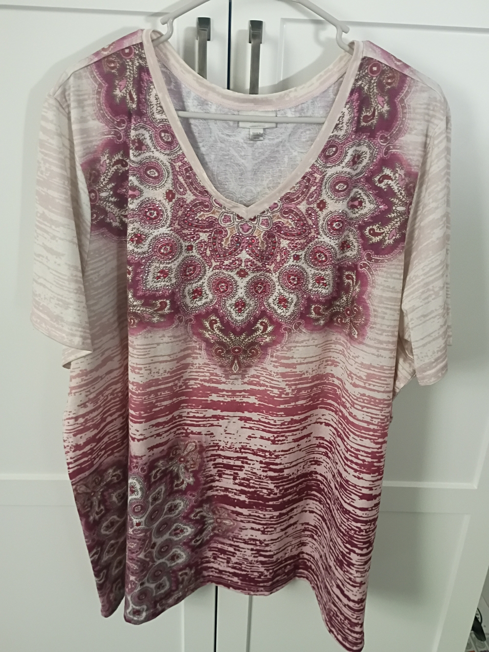 Women’s V-Neck Short Sleeve Top in Blush Pink Paisley